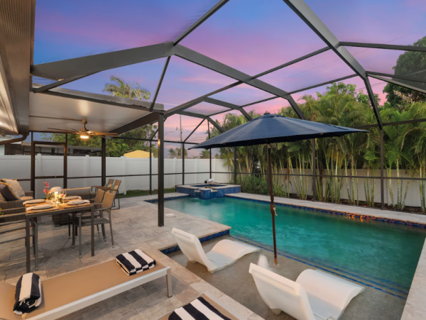 Lovely Naples Pool Home Walk Vanderbilt Beach
